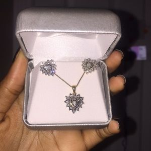 Gold/Silver earring and necklace set